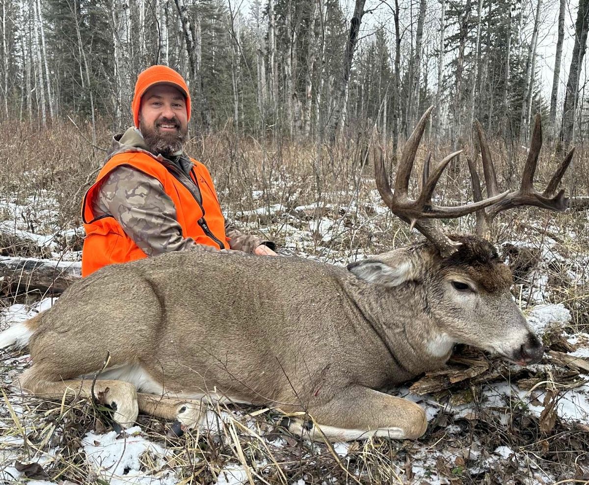 Manitoba Whitetail Hunts Manitoba Whitetail Hunts